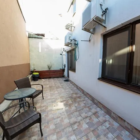 Parliament 200sqm Loft Style 1br Ap W Private Garden Apartment