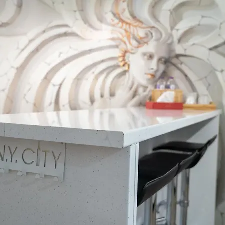 Parliament 200sqm Loft Style 1br Ap W Private Garden *