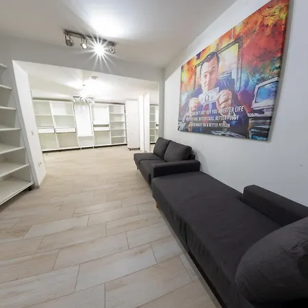 Apartment Parliament 200sqm Loft Style 1br Ap W Private Garden