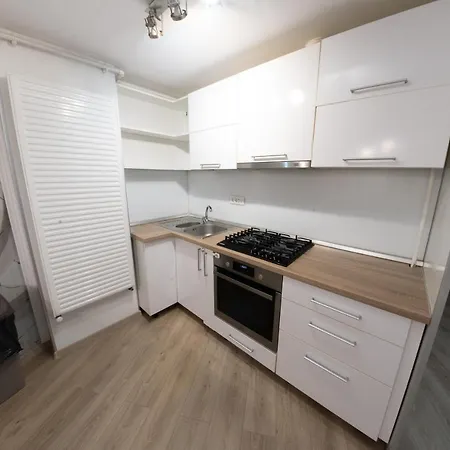 Parliament 200sqm Loft Style 1br Ap W Private Garden *