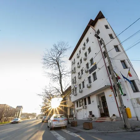 Parliament 200sqm Loft Style 1br Ap W Private Garden Apartment