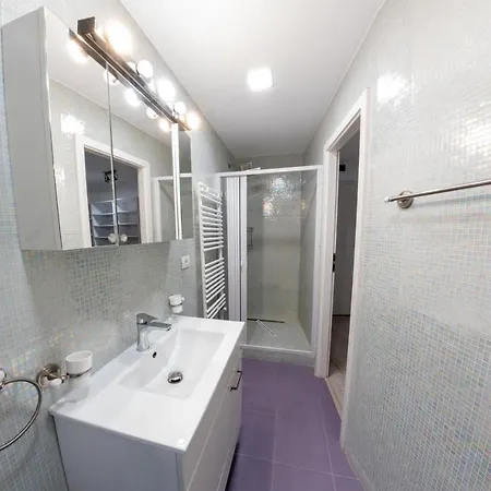 Parliament 200sqm Loft Style 1br Ap W Private Garden * Bucharest